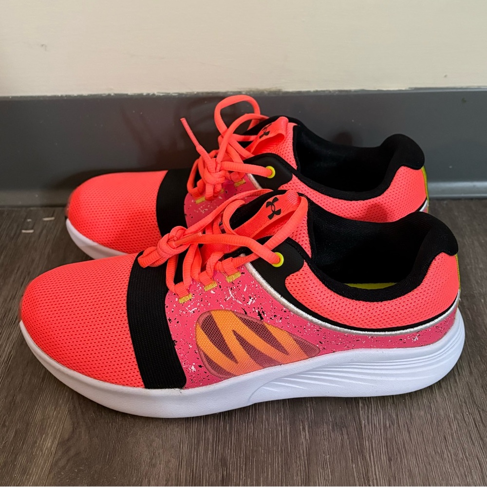 NWOT Under Armour Women Charged Breathe Bliss Pink Paint Splatter Sneaker Sz 10